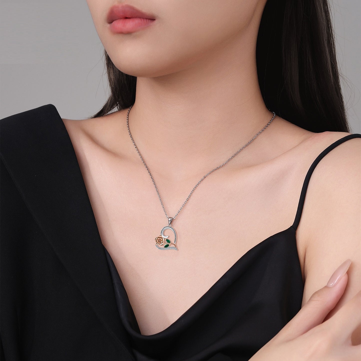Love Rose Necklace Exquisite Romantic High Sense Ornament